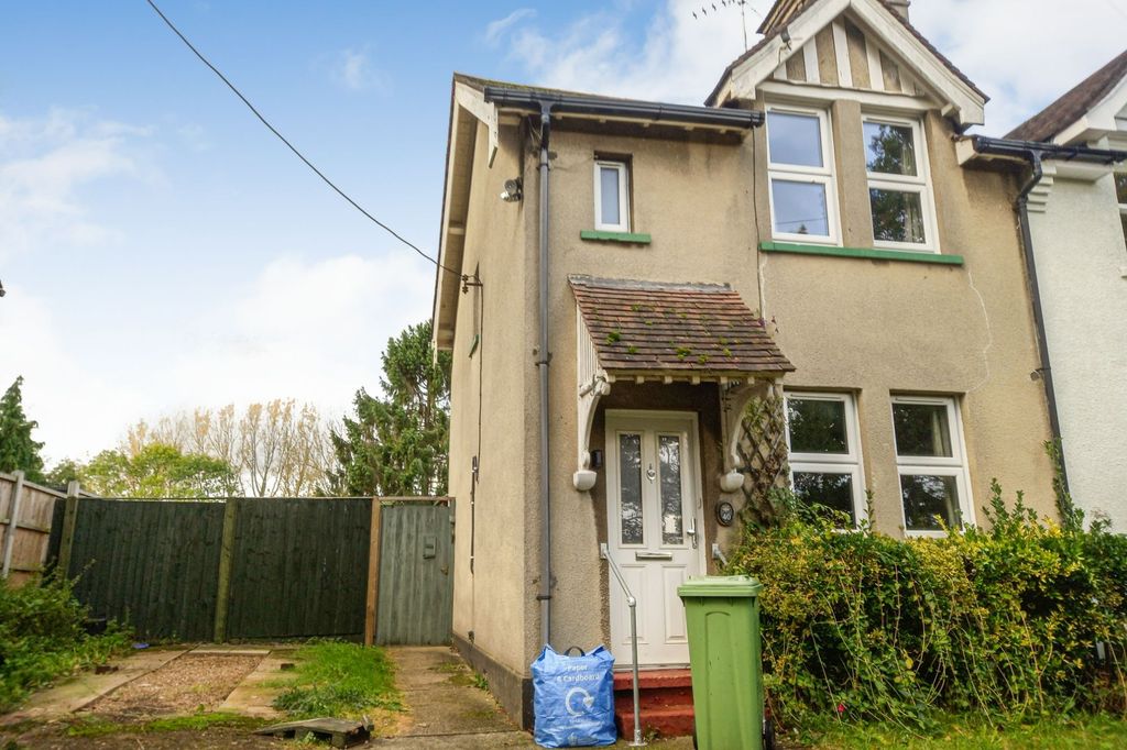 Property photo 2 of 14 40 Hall Lane, Shenfield, Essex, CM15 9An