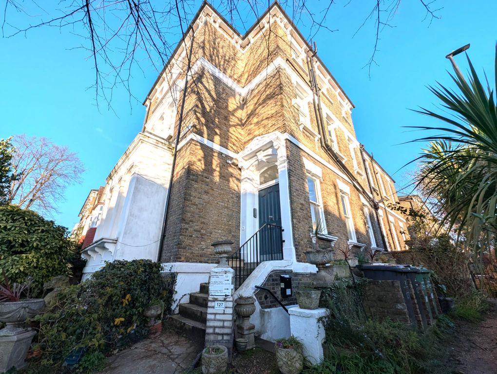 Property photo 1 of 15 Spacious Two-Bedroom Flat In Prime Camberwell Location