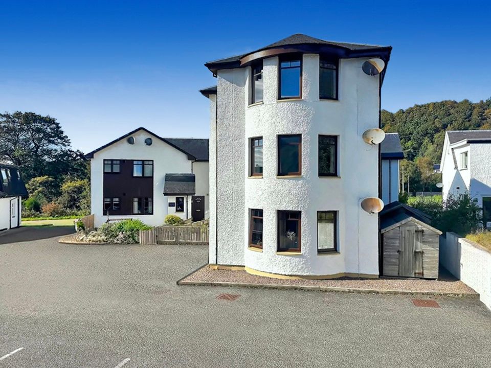 Property photo 3 of 45