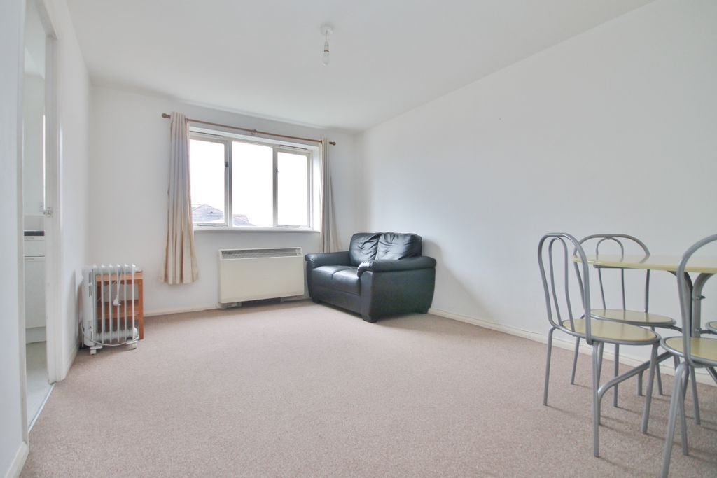 Property photo 2 of 5