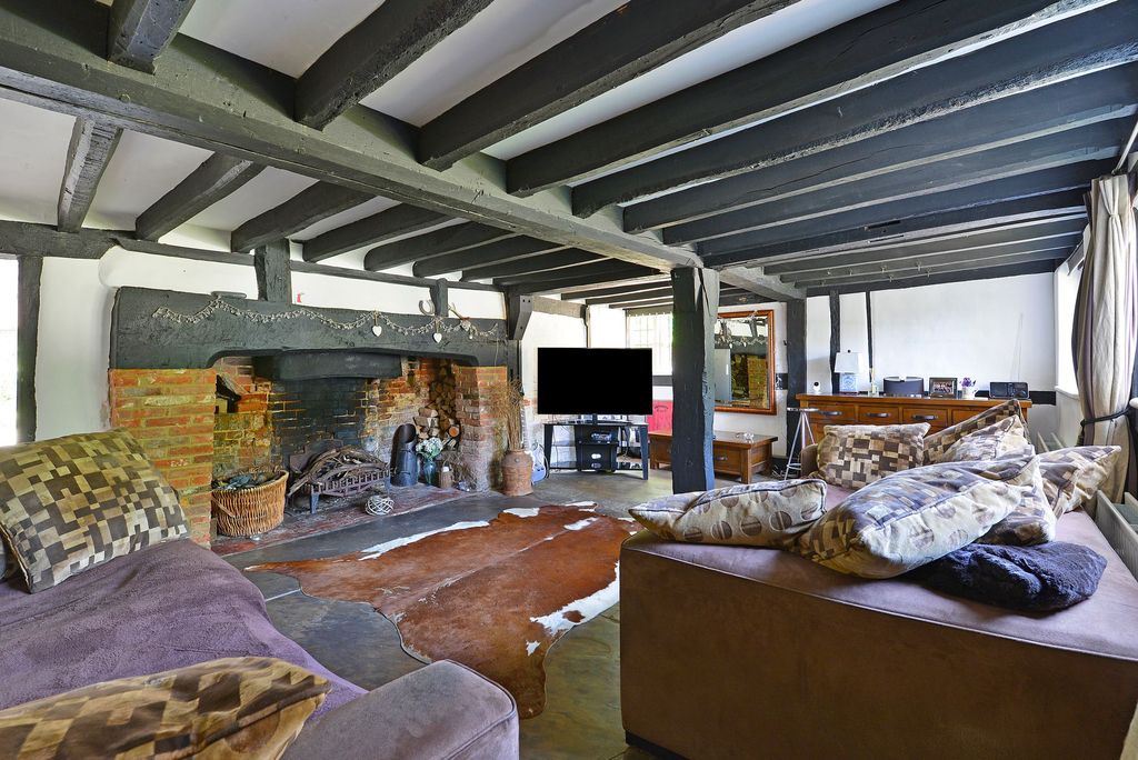 Property photo 3 of 12