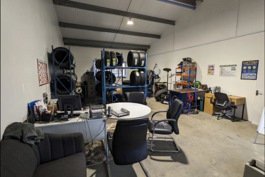 Property photo 3 of 7