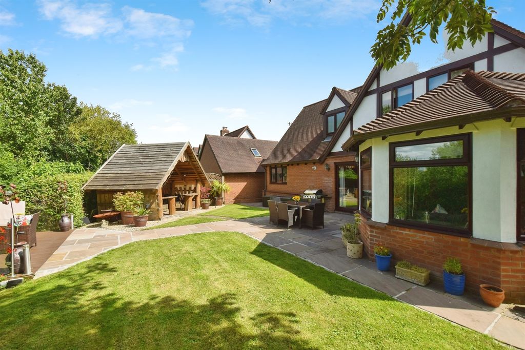 Property photo 2 of 34