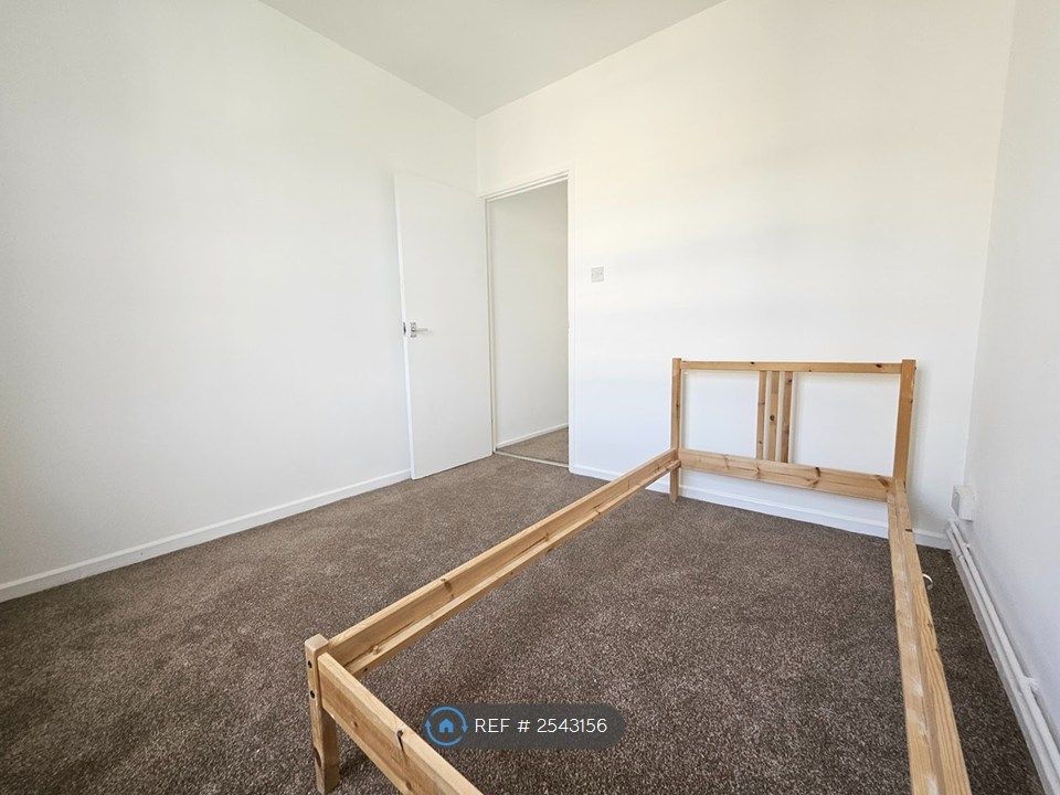 Property photo 2 of 8 Bedroom 1