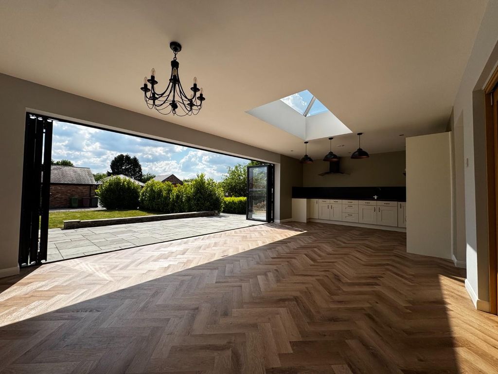 Property photo 2 of 20 Kitchen Diner Bi-Folds.Jpg