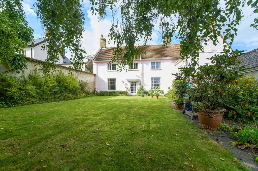 Property photo 2 of 24