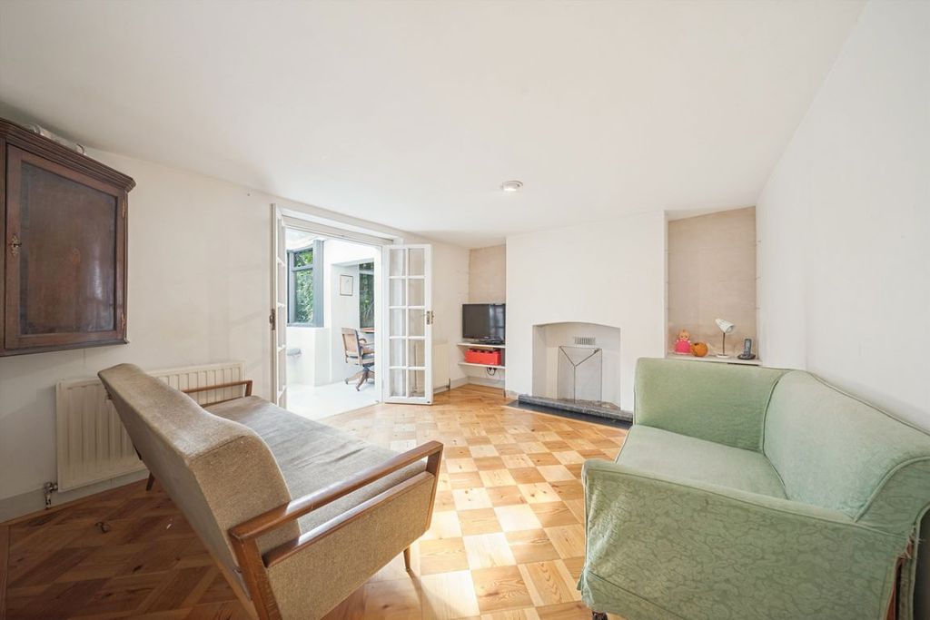 Property photo 2 of 7