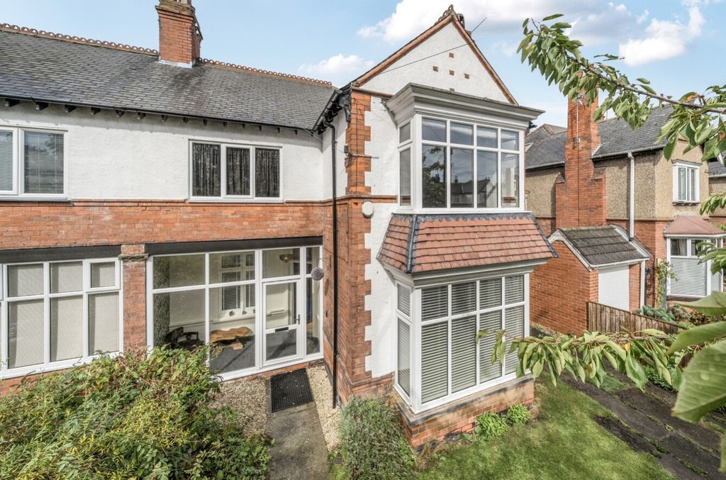Property photo 1 of 22 -68Ba915d2615B-l-1349570-1-68B9988A12F57-Arw