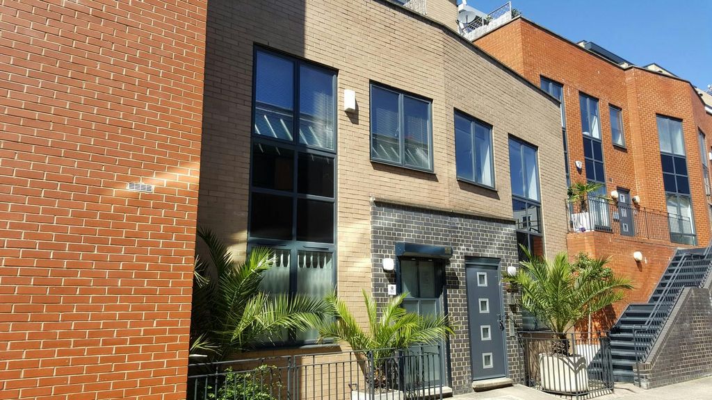 Property photo 1 of 5 13 Risborough St Office New Ext1.Jpg