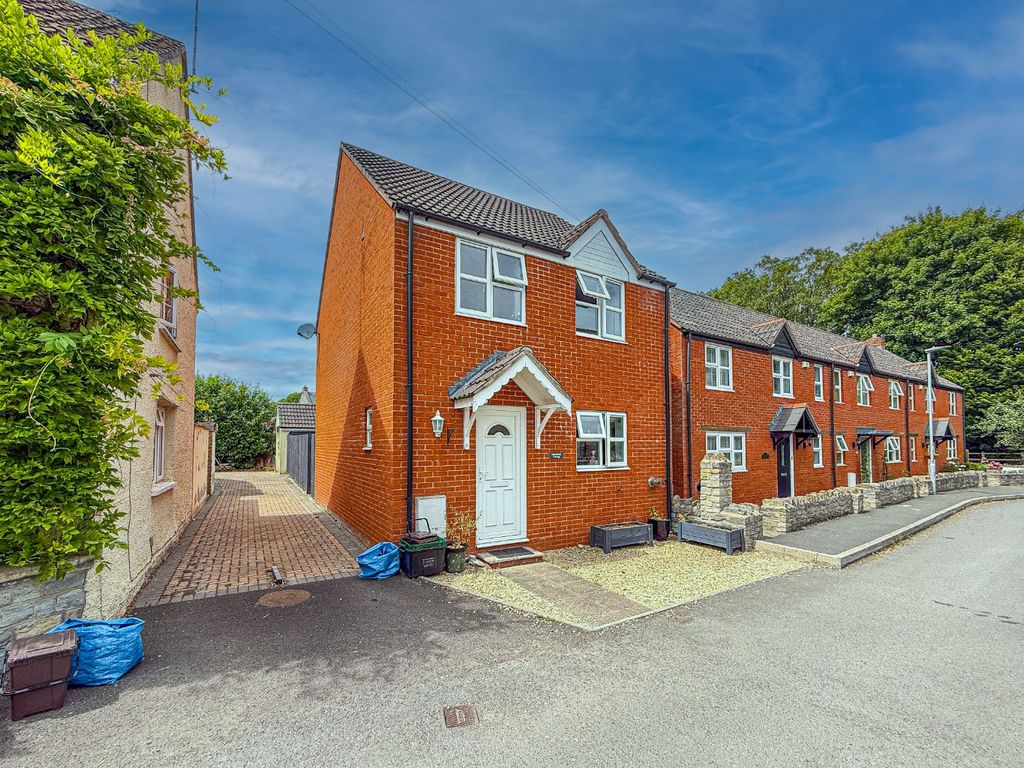 Property photo 2 of 14 4385842