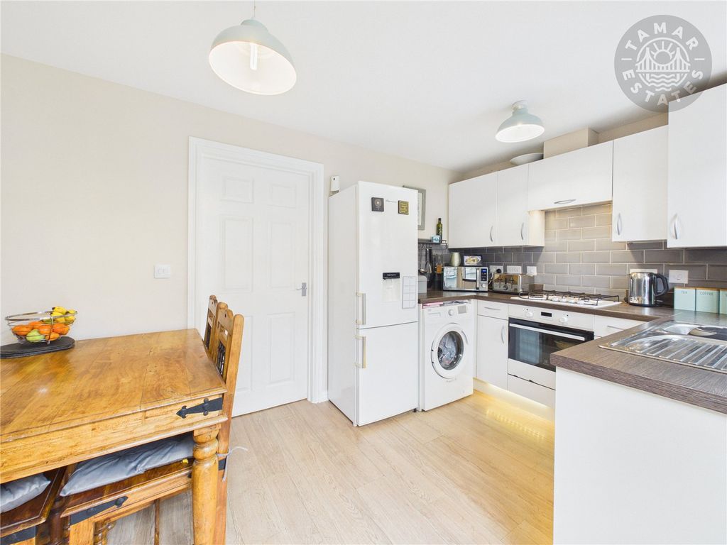Property photo 3 of 16 Kitchen/Dining Room