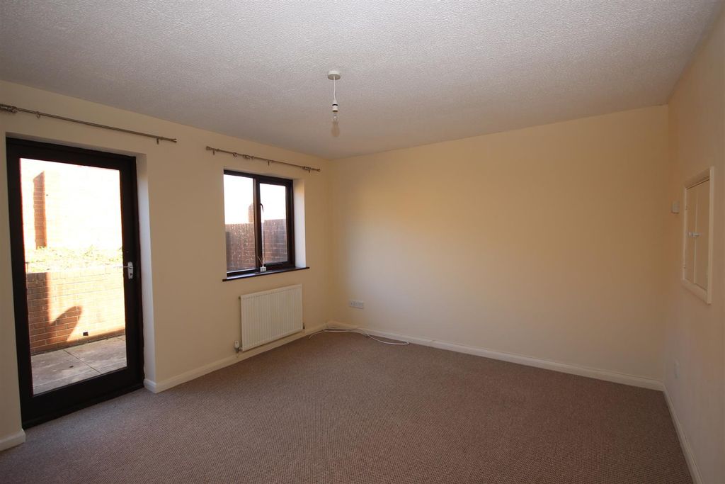 Property photo 2 of 7 Living Room 2.Jpg