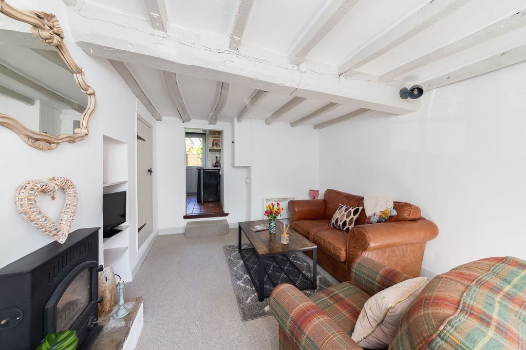 Property photo 2 of 10