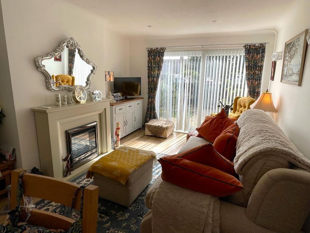 Property photo 3 of 22 Living Room