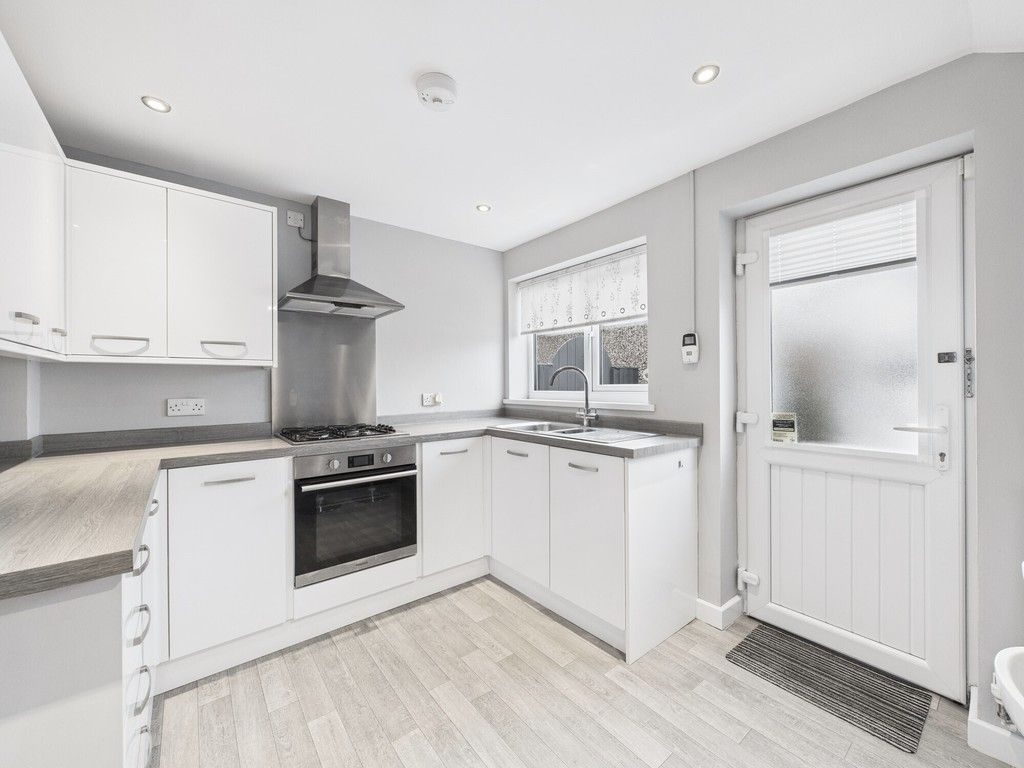 Property photo 3 of 25 Breakfast/Kitchen