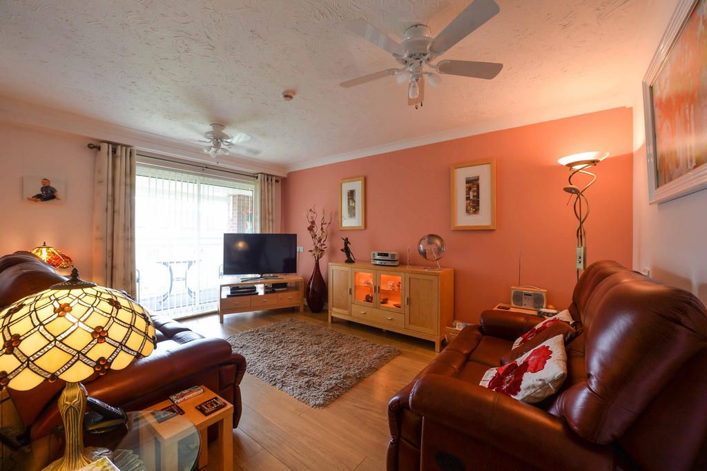 Property photo 2 of 9 Living Room