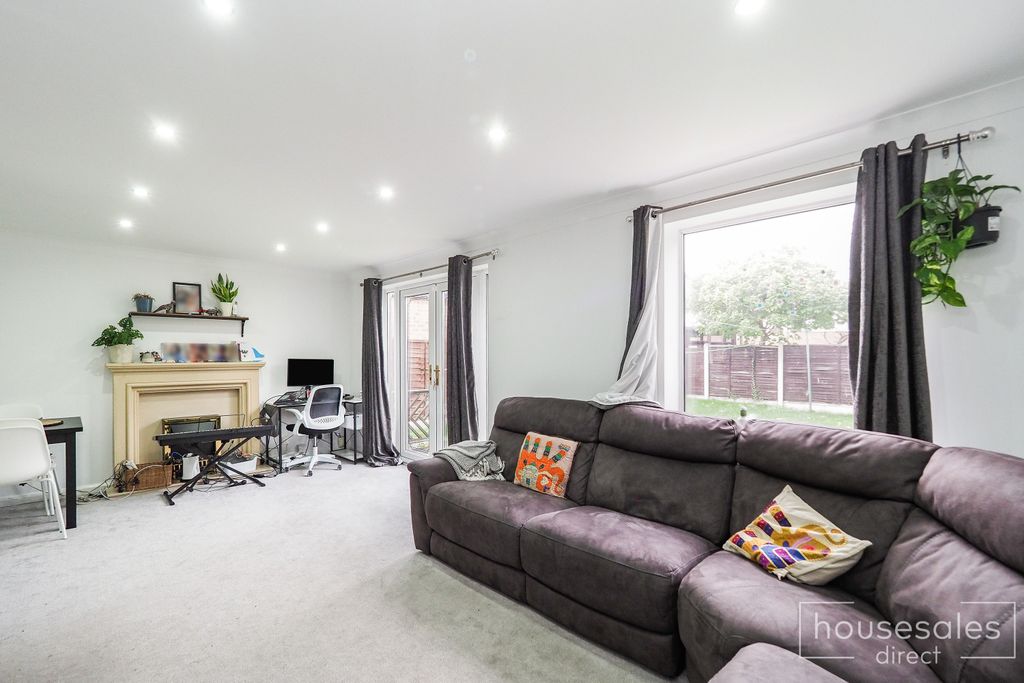 Property photo 3 of 17