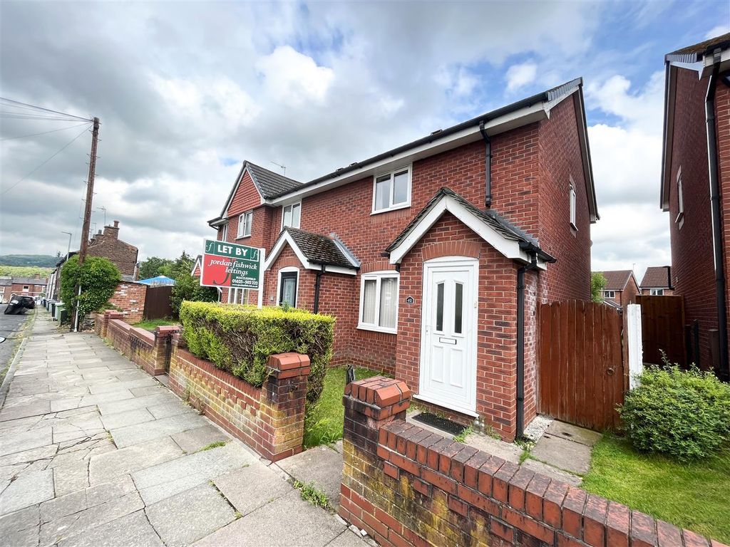 Property photo 2 of 12