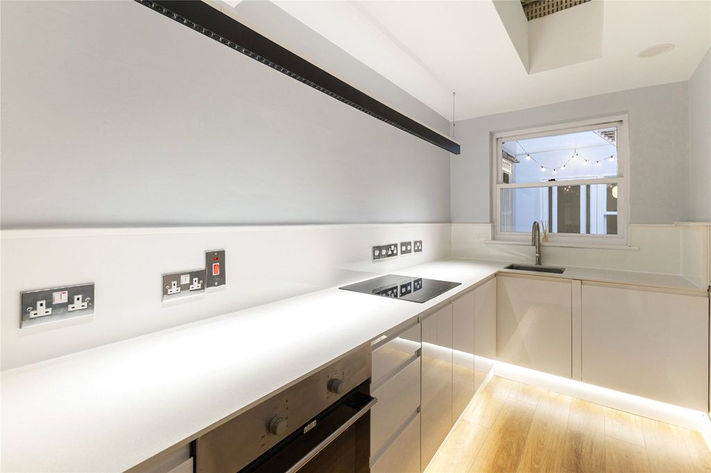 Property photo 3 of 15 Kitchen