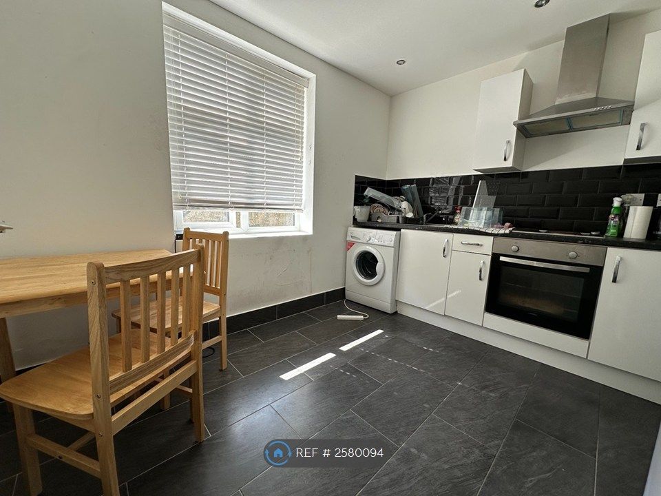 Property photo 1 of 3