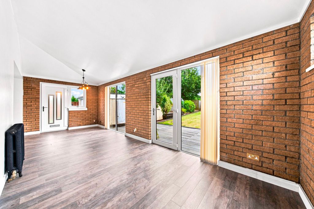 Property photo 2 of 34