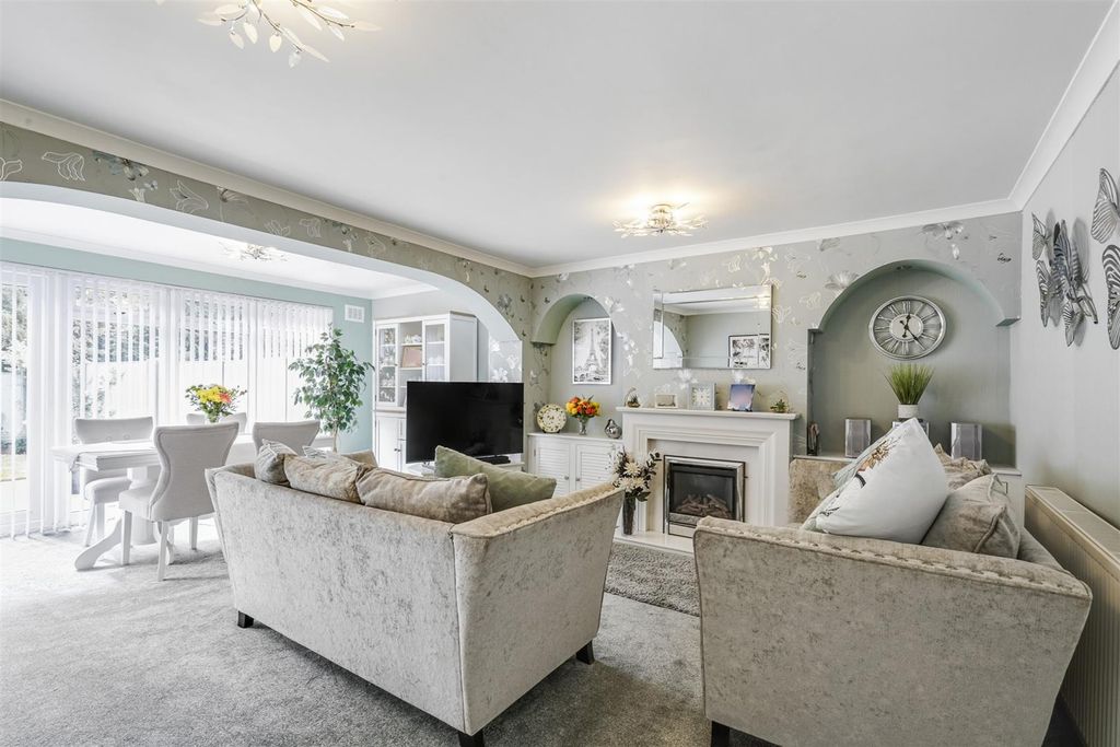 Property photo 2 of 18 Living Room