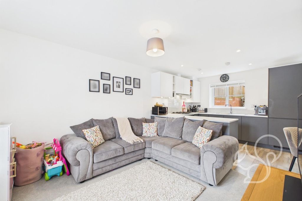 Property photo 2 of 28 Cam01659G0-Pr0468-Still017.Jpg