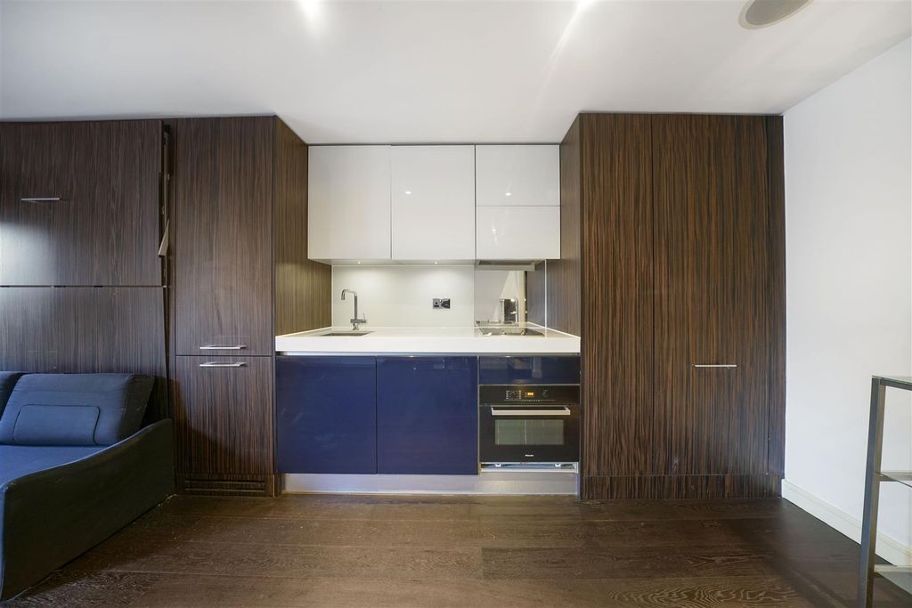 Property photo 3 of 15 Moore House 11.Jpg