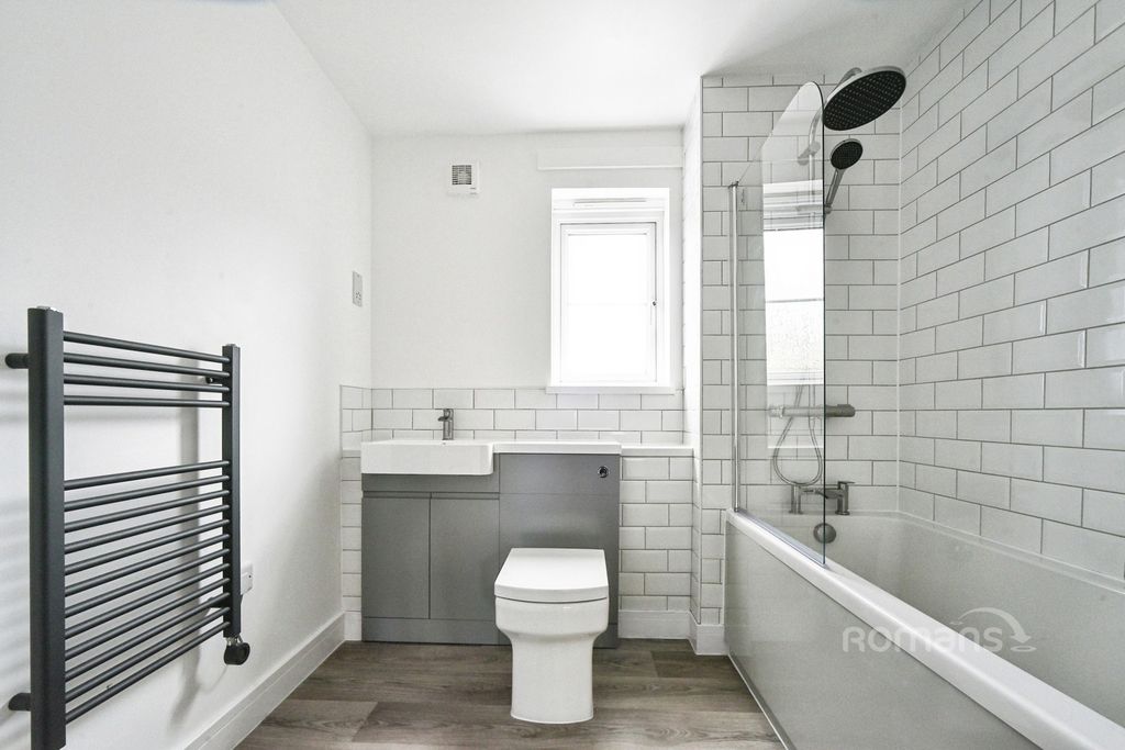 Property photo 3 of 6 Bathroom