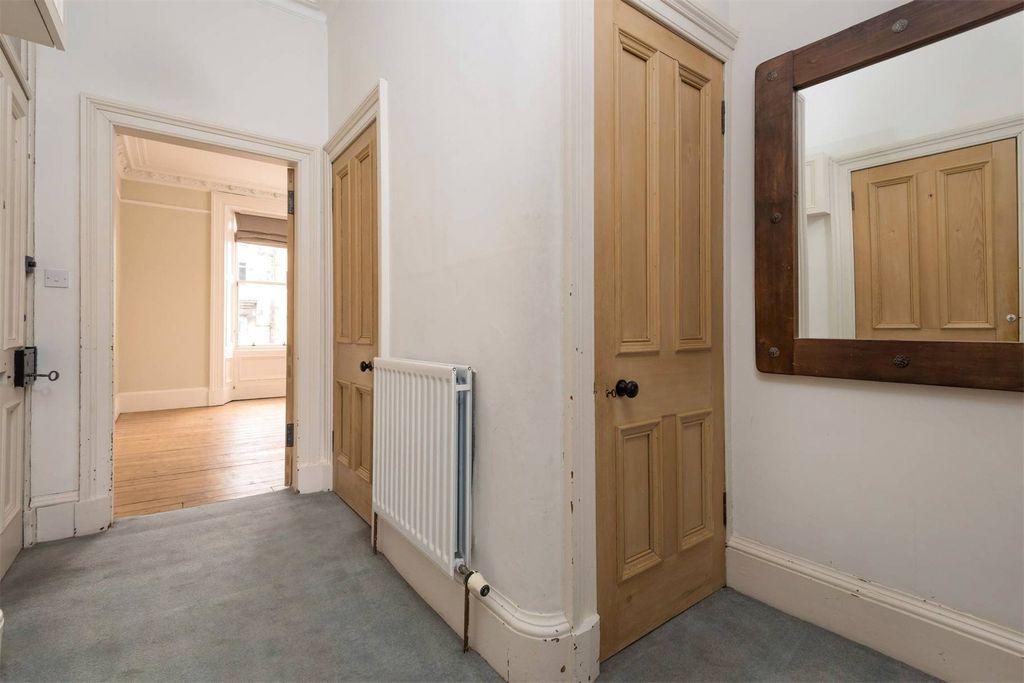 Property photo 2 of 20 Picture No. 23