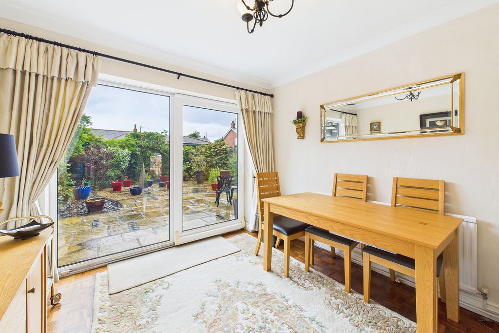 Property photo 3 of 10 Dining Room