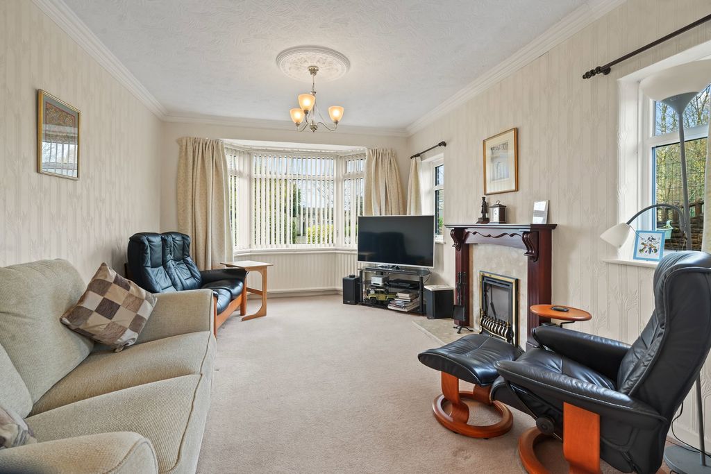 Property photo 2 of 21