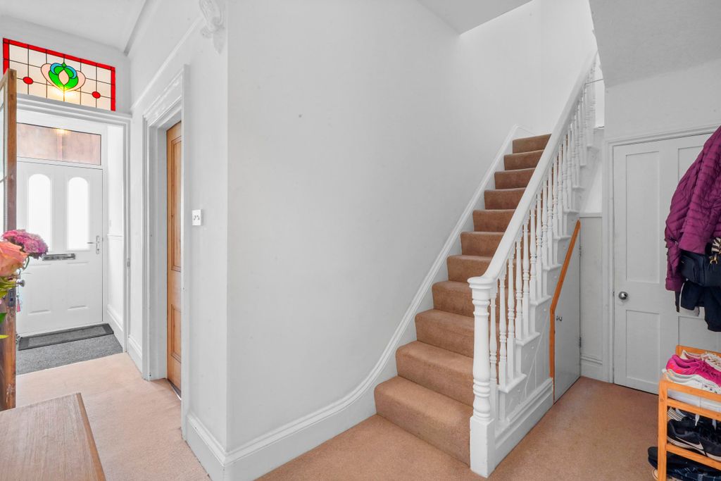 Property photo 2 of 29
