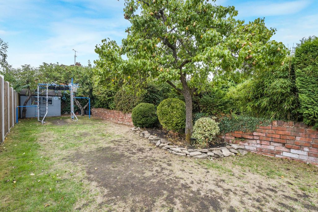 Property photo 2 of 20