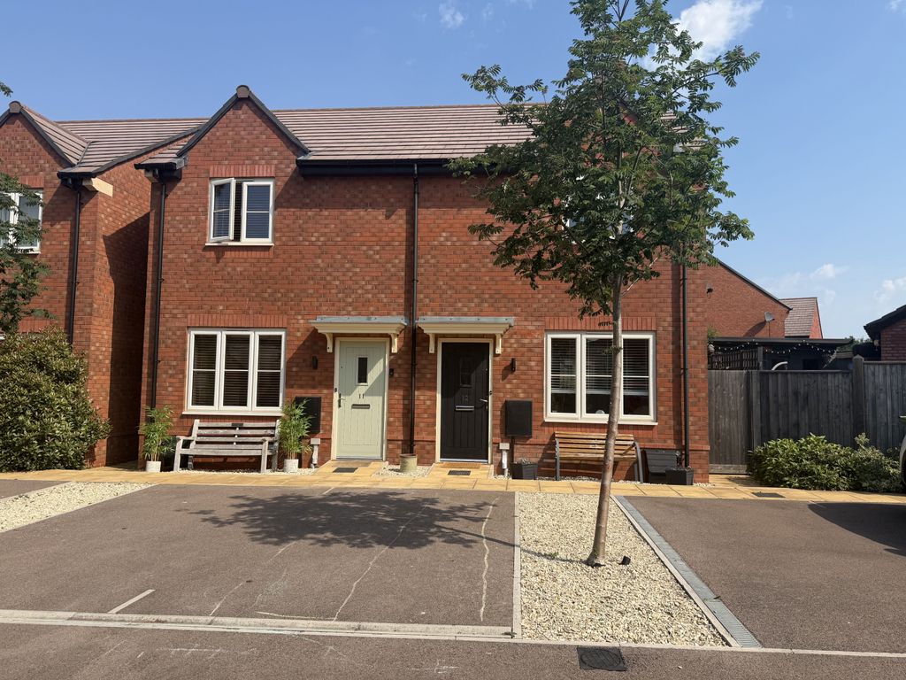 Property photo 1 of 17 2Â Bedroom Semi Detached For Sale
