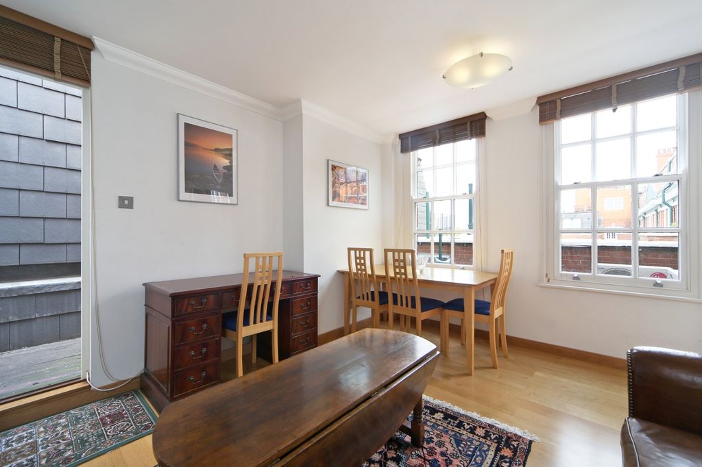 Property photo 2 of 11