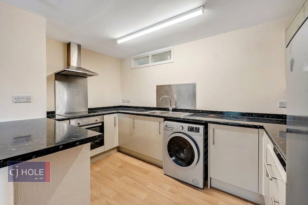 Property photo 2 of 12 Picture No. 10