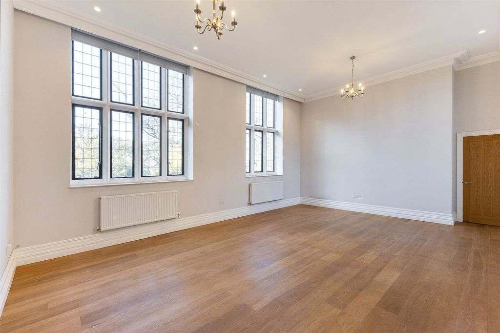 Property photo 2 of 25 Picture No. 07