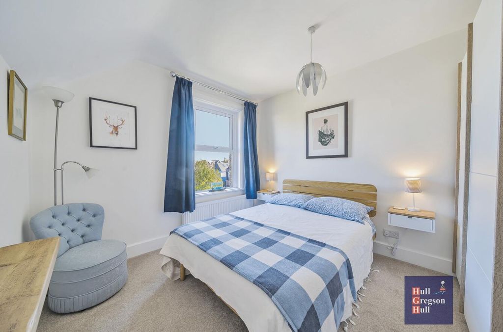 Property photo 3 of 18 76A85A47-B1Bd-40F7-8Bab-Cfa9E085255d.Jpg