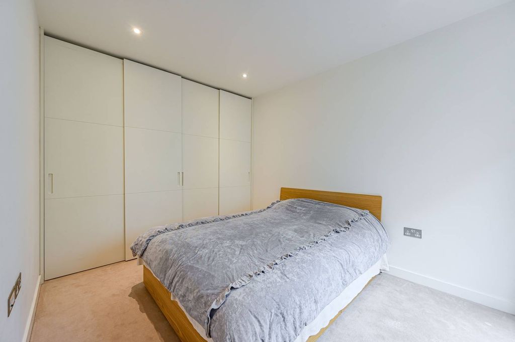 Property photo 2 of 29