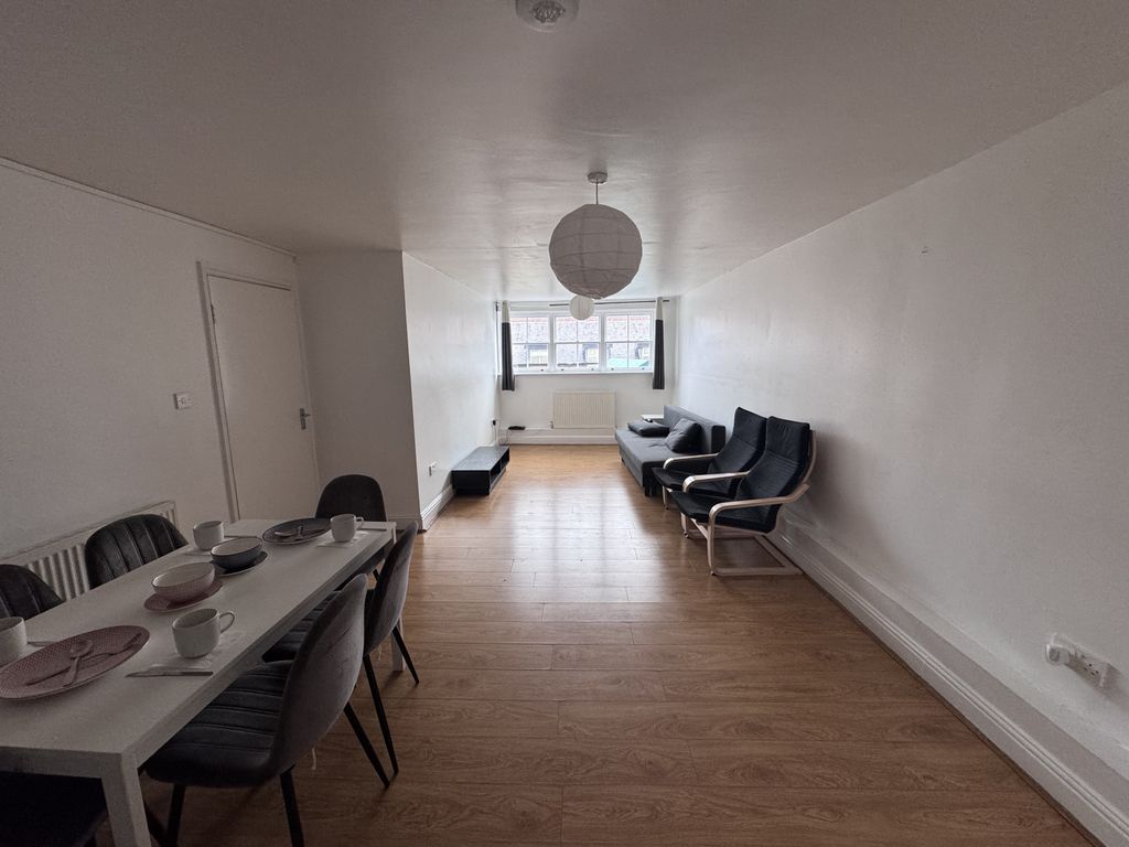 Property photo 3 of 4