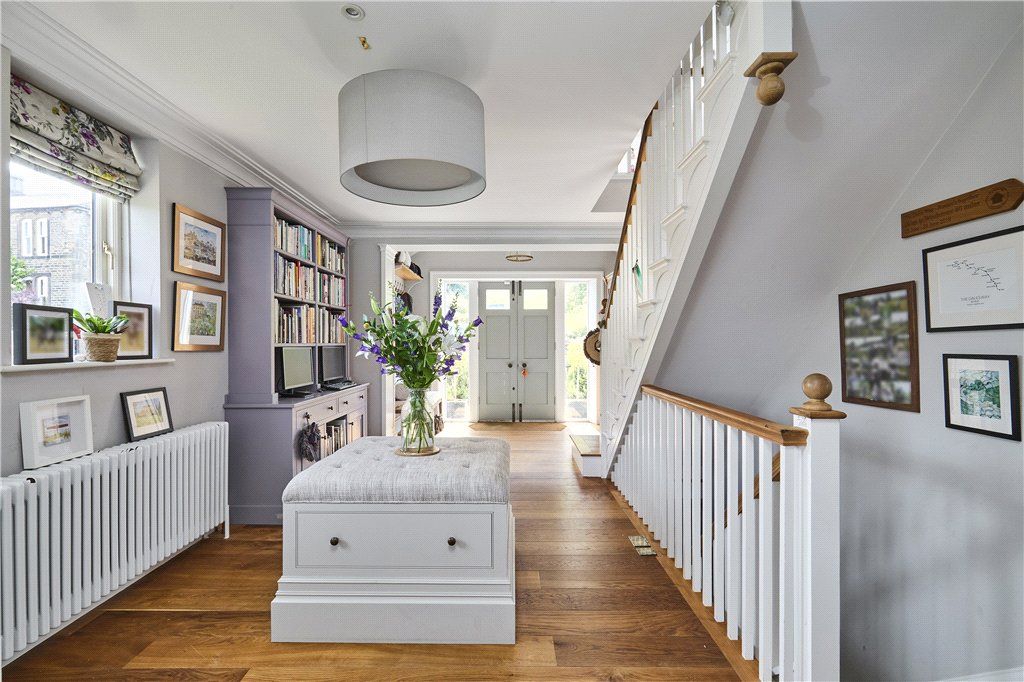 Property photo 3 of 30 Hall