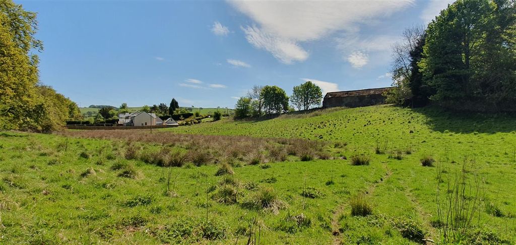 Property photo 3 of 11