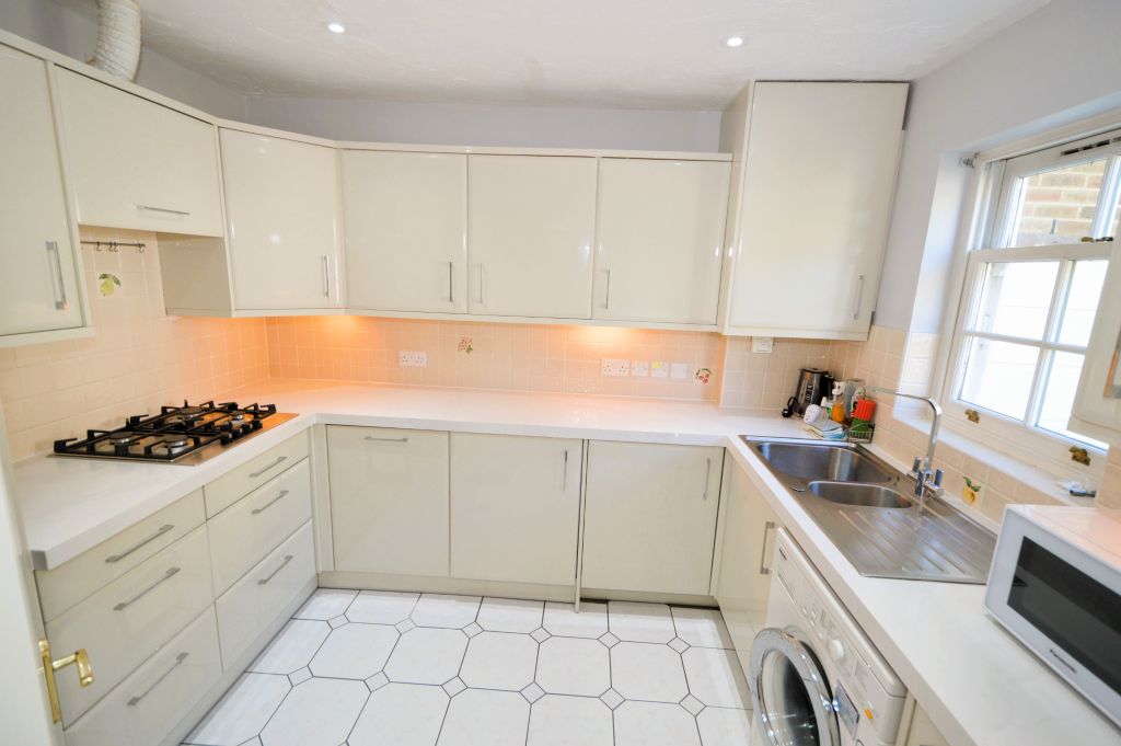Property photo 3 of 15 Kitchen