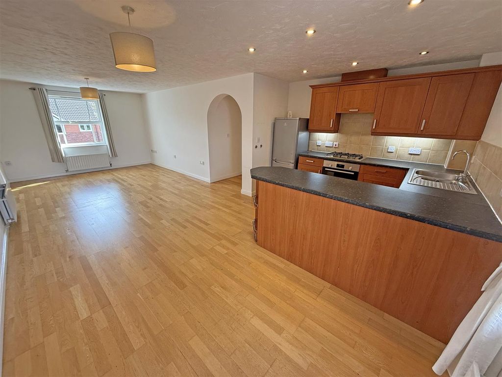 Property photo 2 of 11 Kitchen.Jpg
