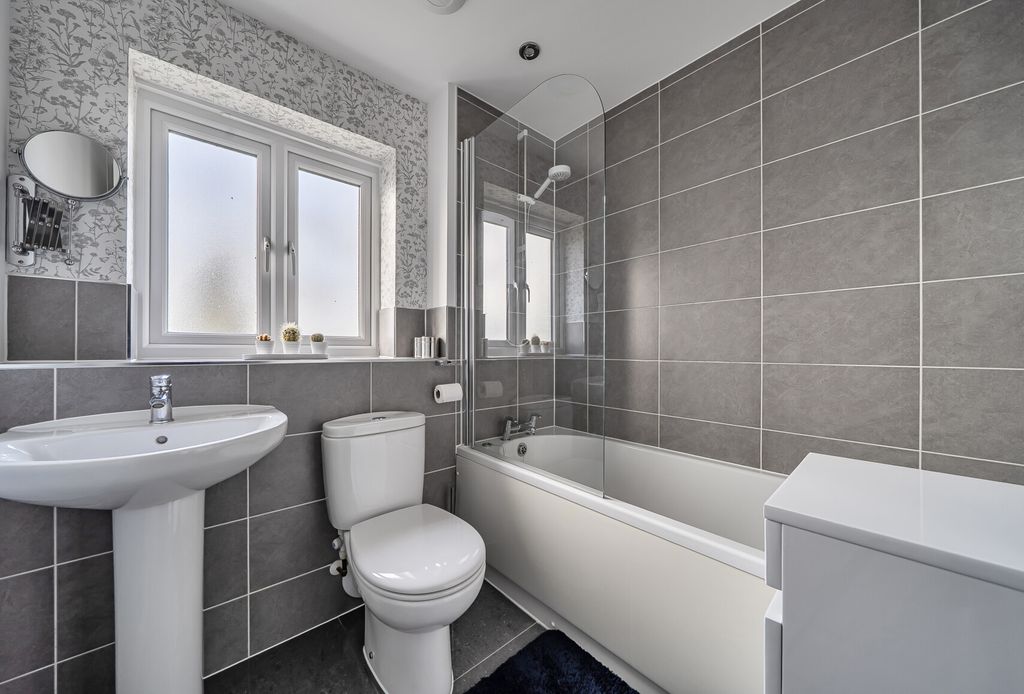 Property photo 3 of 17 1408697-7-6989F46...