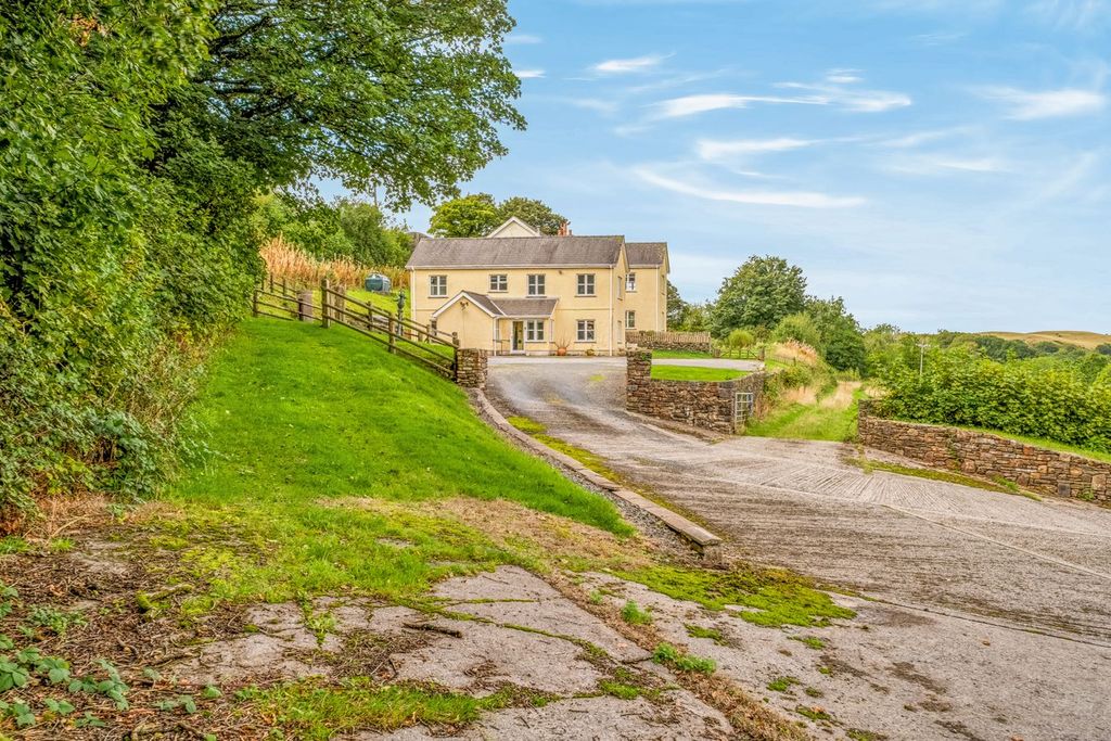 Property photo 3 of 47