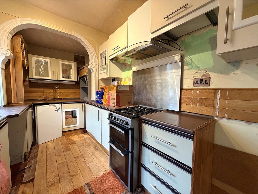 Property photo 2 of 13 Picture No. 27