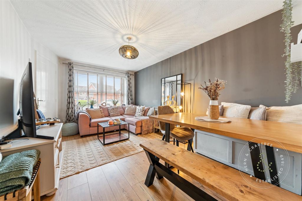 Property photo 3 of 33 Greenacre-Drive-18.Jpg