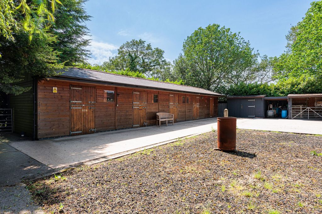 Property photo 3 of 19
